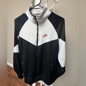 Vintage Nike Mens Sportswear Heritage Windrunner Jacket Black White XSmall